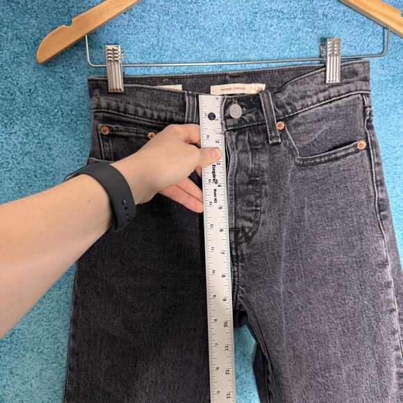 Levi's Premium Wedgie Jeans Womens 24 Button Fly Gray High Rise Denim Raw Hem - Picture 6 of 16